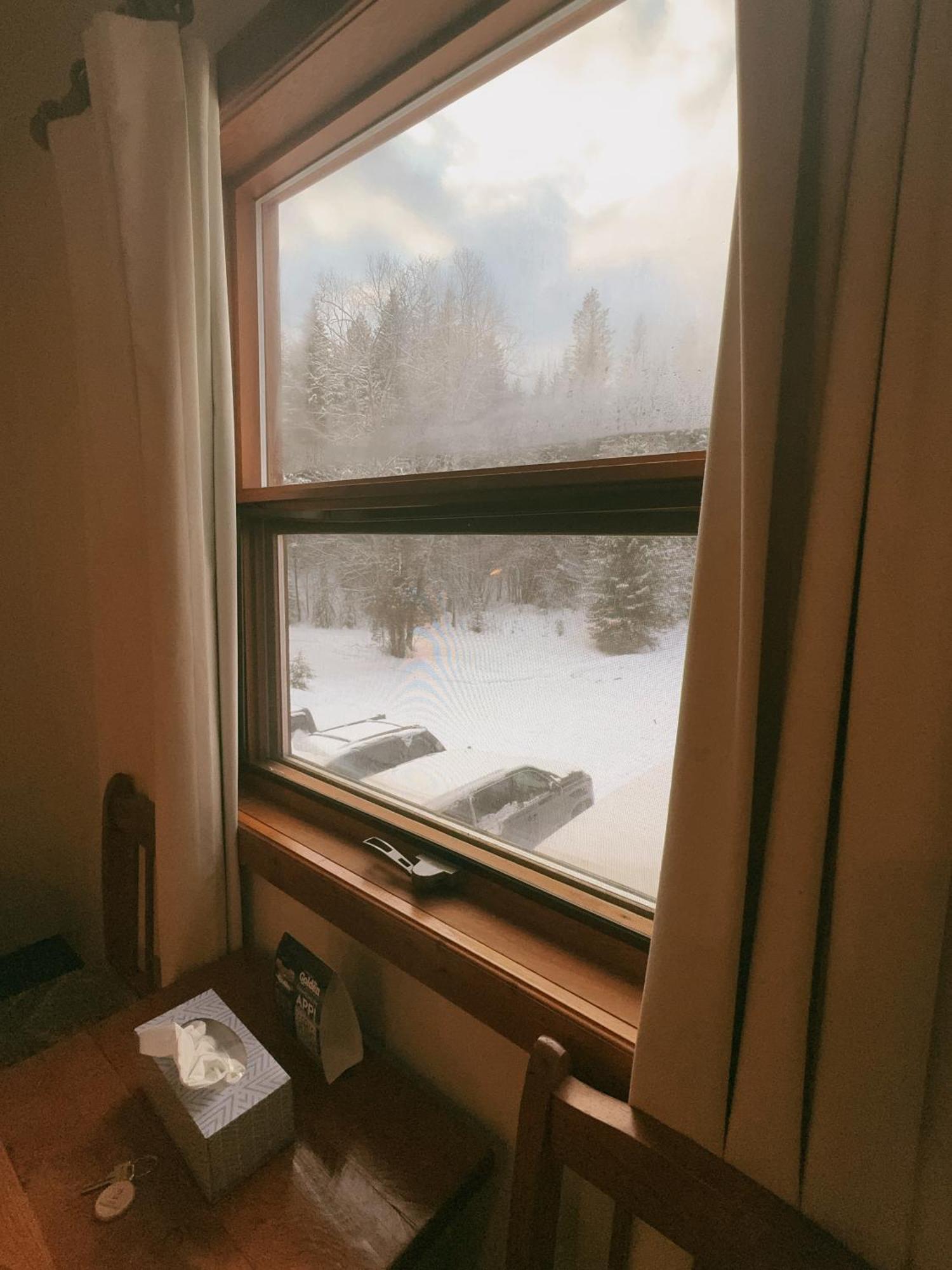 Alpine Meadows Lodge Golden Kültér fotó