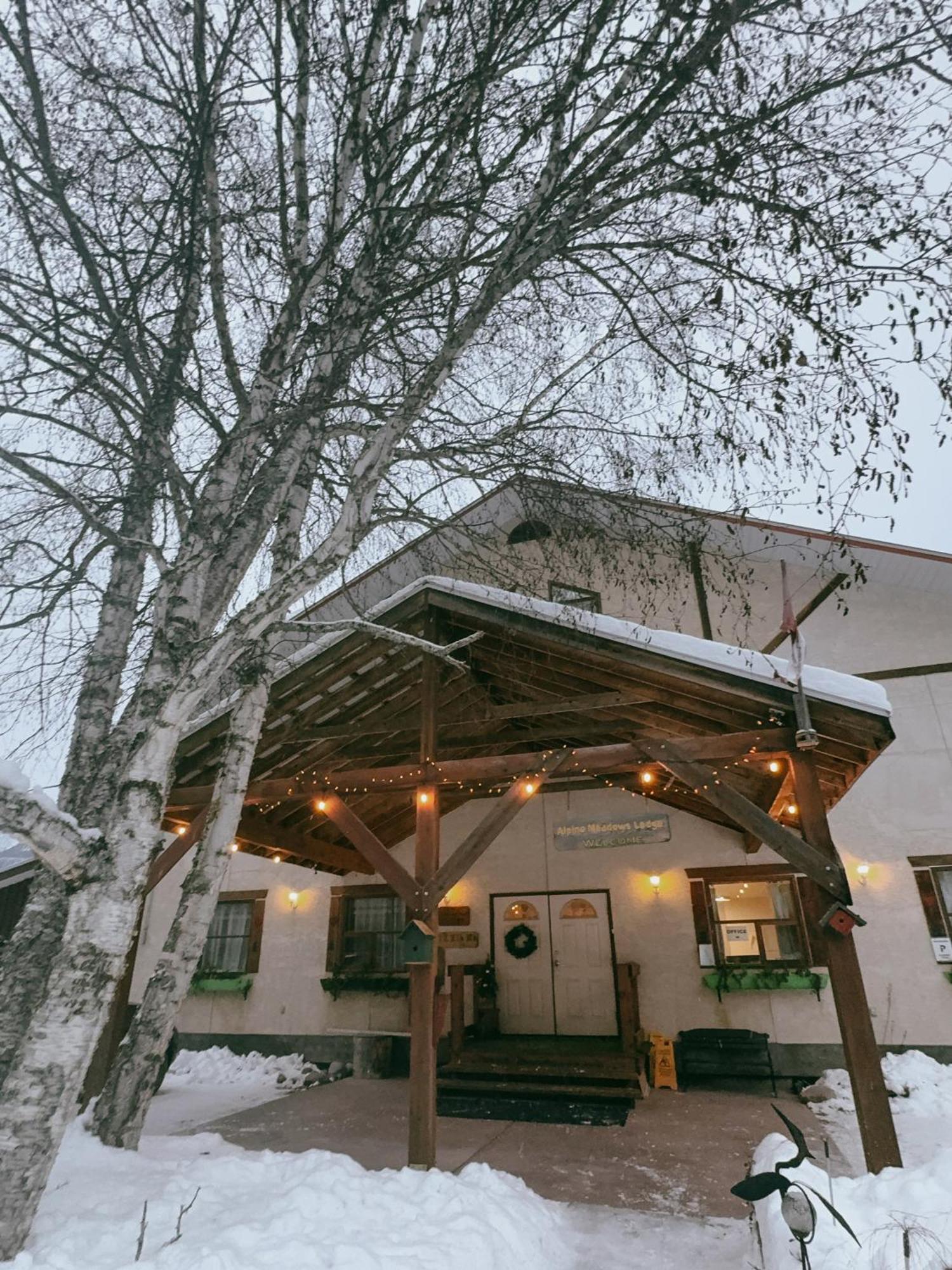 Alpine Meadows Lodge Golden Kültér fotó