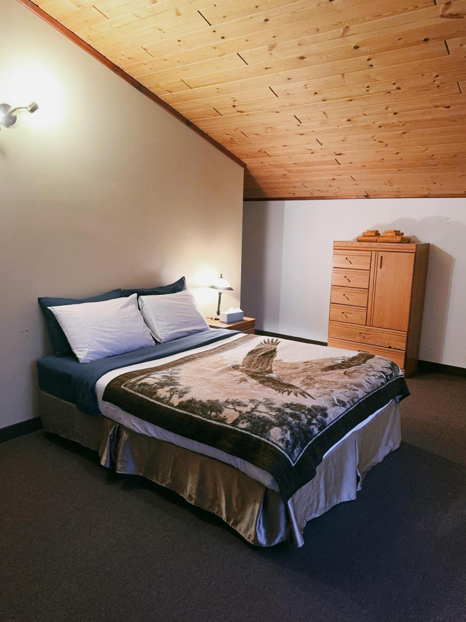 Alpine Meadows Lodge Golden Kültér fotó